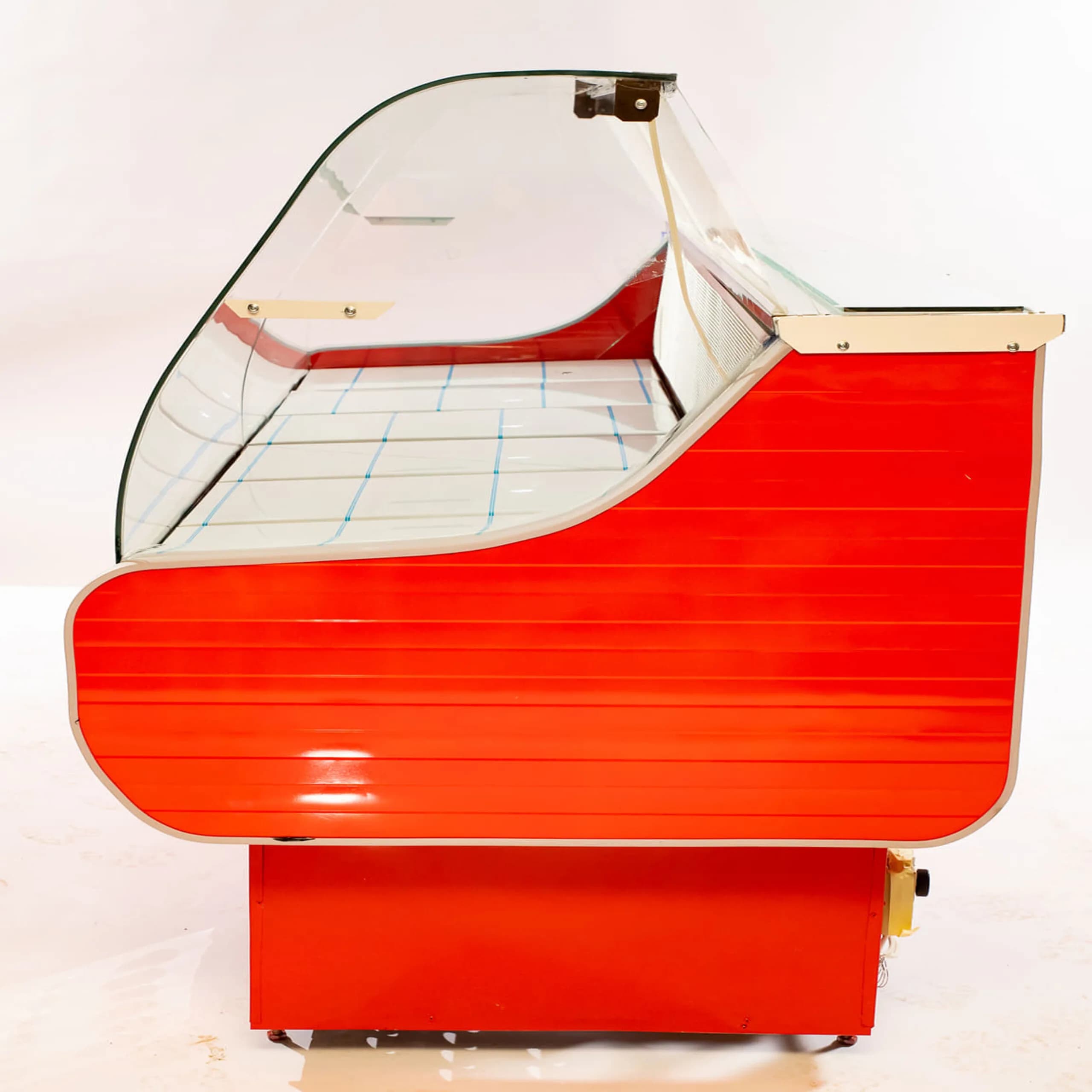 Vitrină frigorifica VF1000 Pentru Mezeluri/Carne, Profesionala, Dezghetare Automata, Afisajul Digital, 250X93X60X124 CM