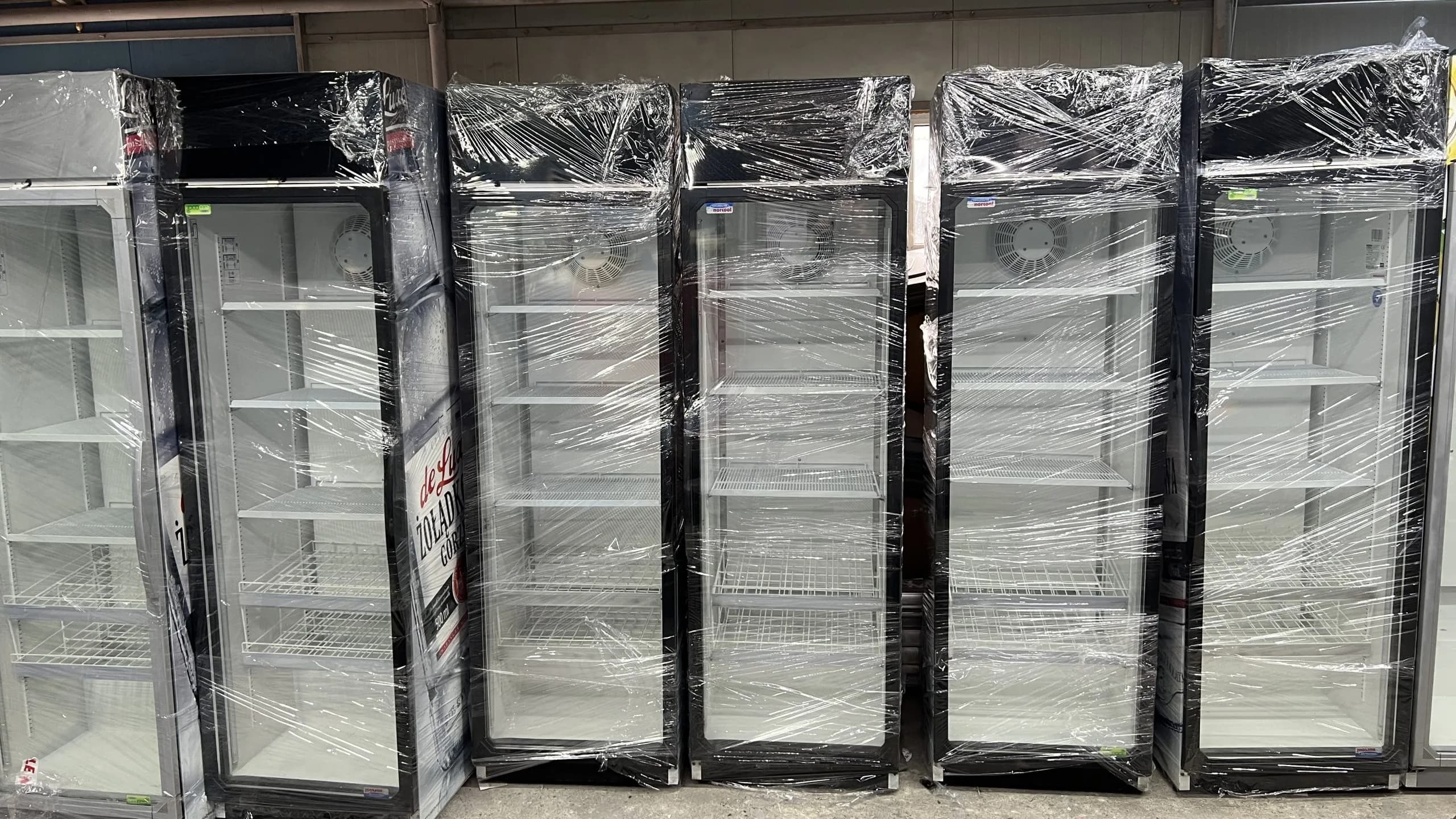 Vitrina frigorifica verticala Norcool, 200cm înălțime, 60cm lățime, 50cm adâncime