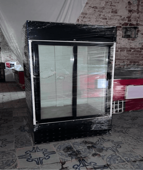 Vitrină frigorifică verticală dublă, 200cm înălțime, 100cm lungime, 75cm adâncime