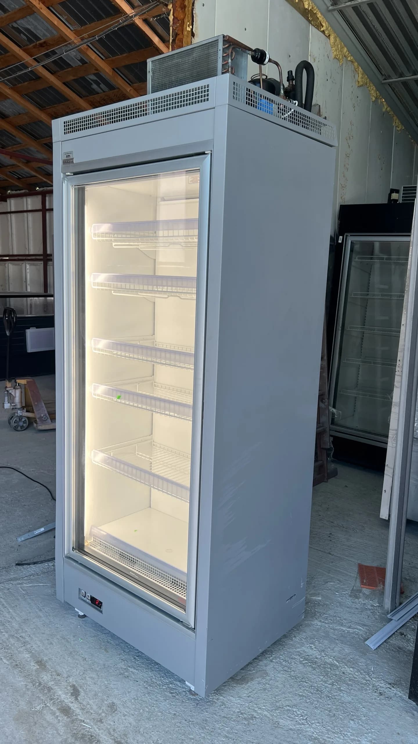 Congelator vertical cu o usa