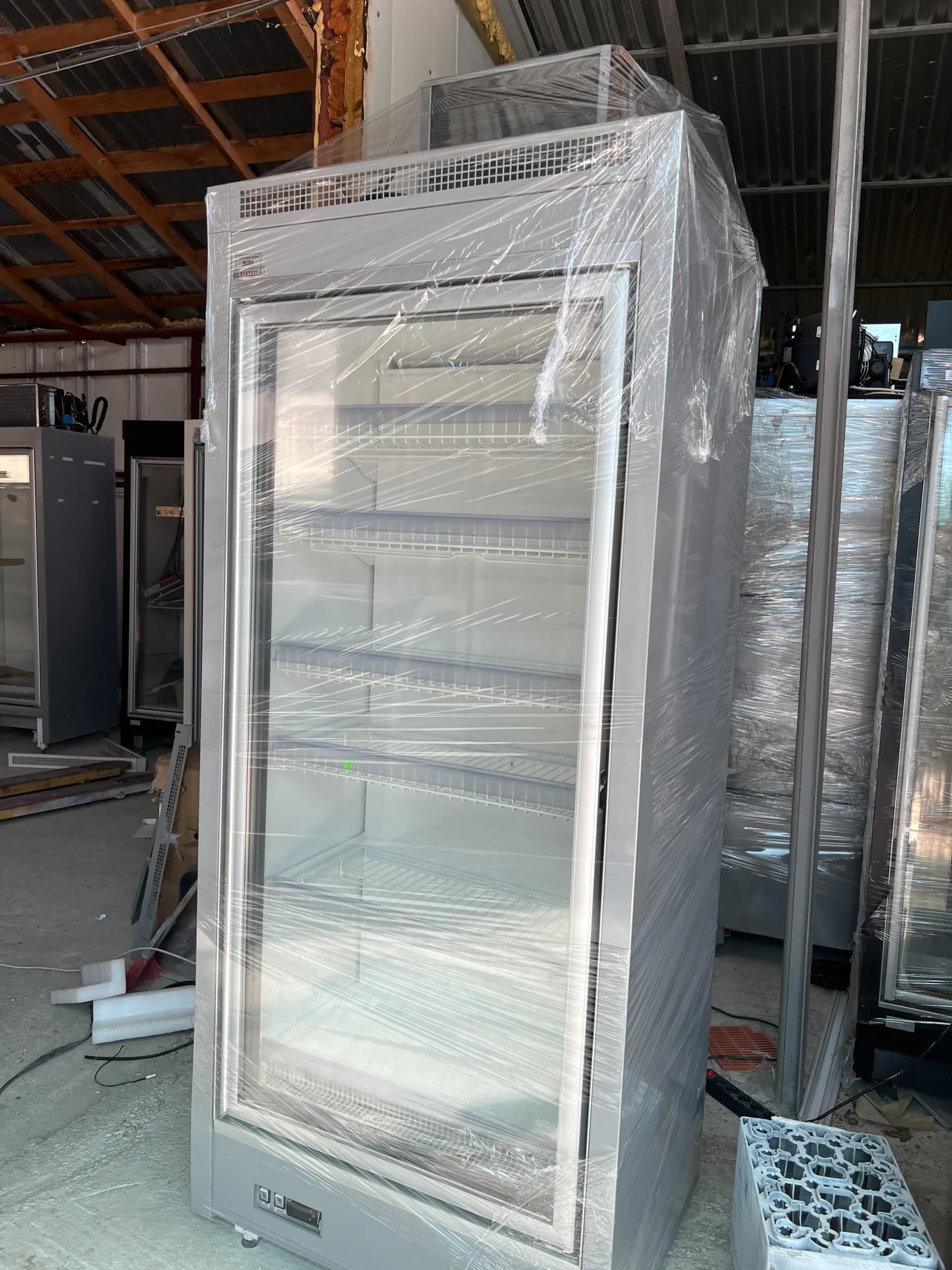 Congelator vertical cu o usa