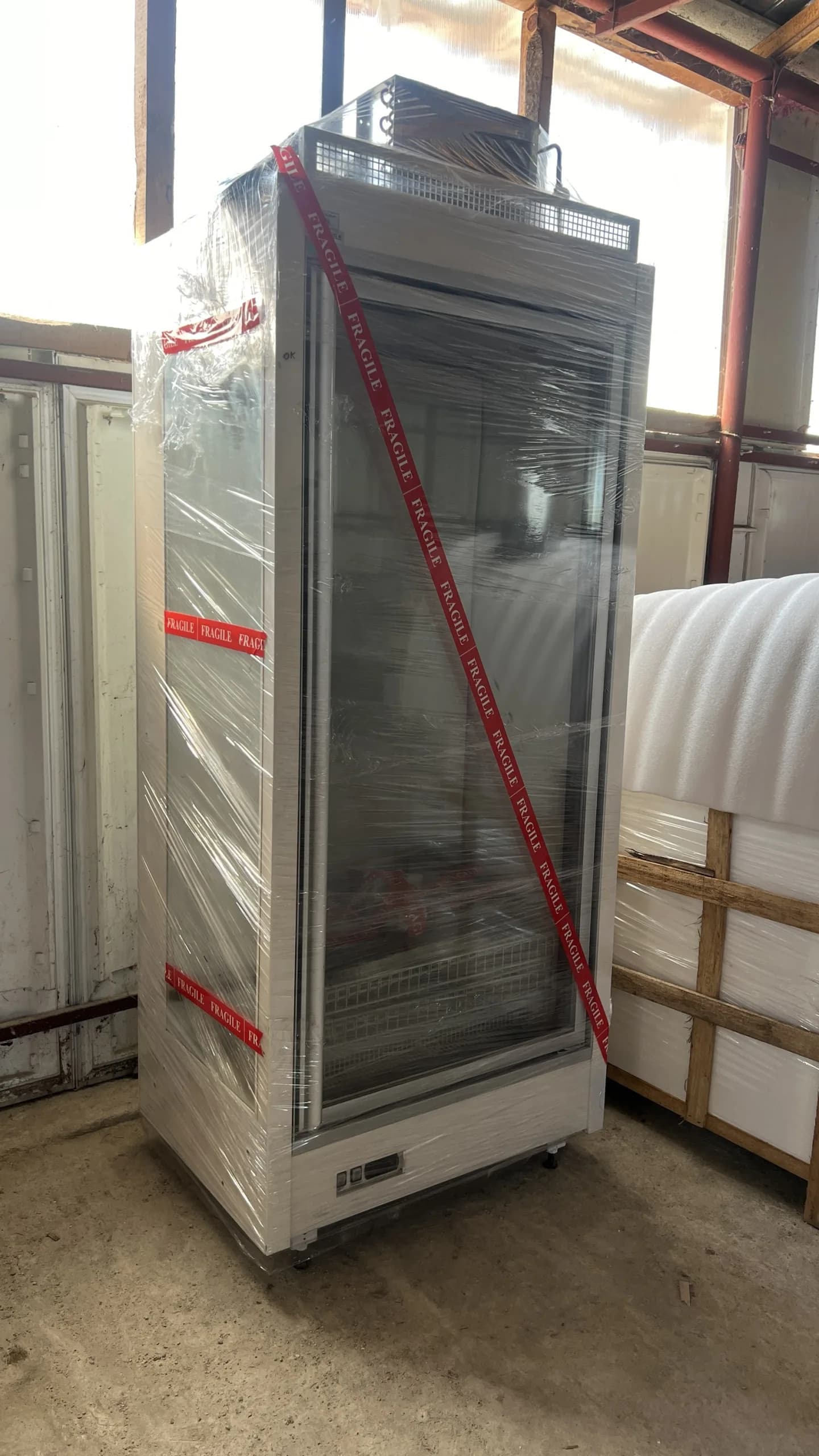 Congelator vertical cu o usa