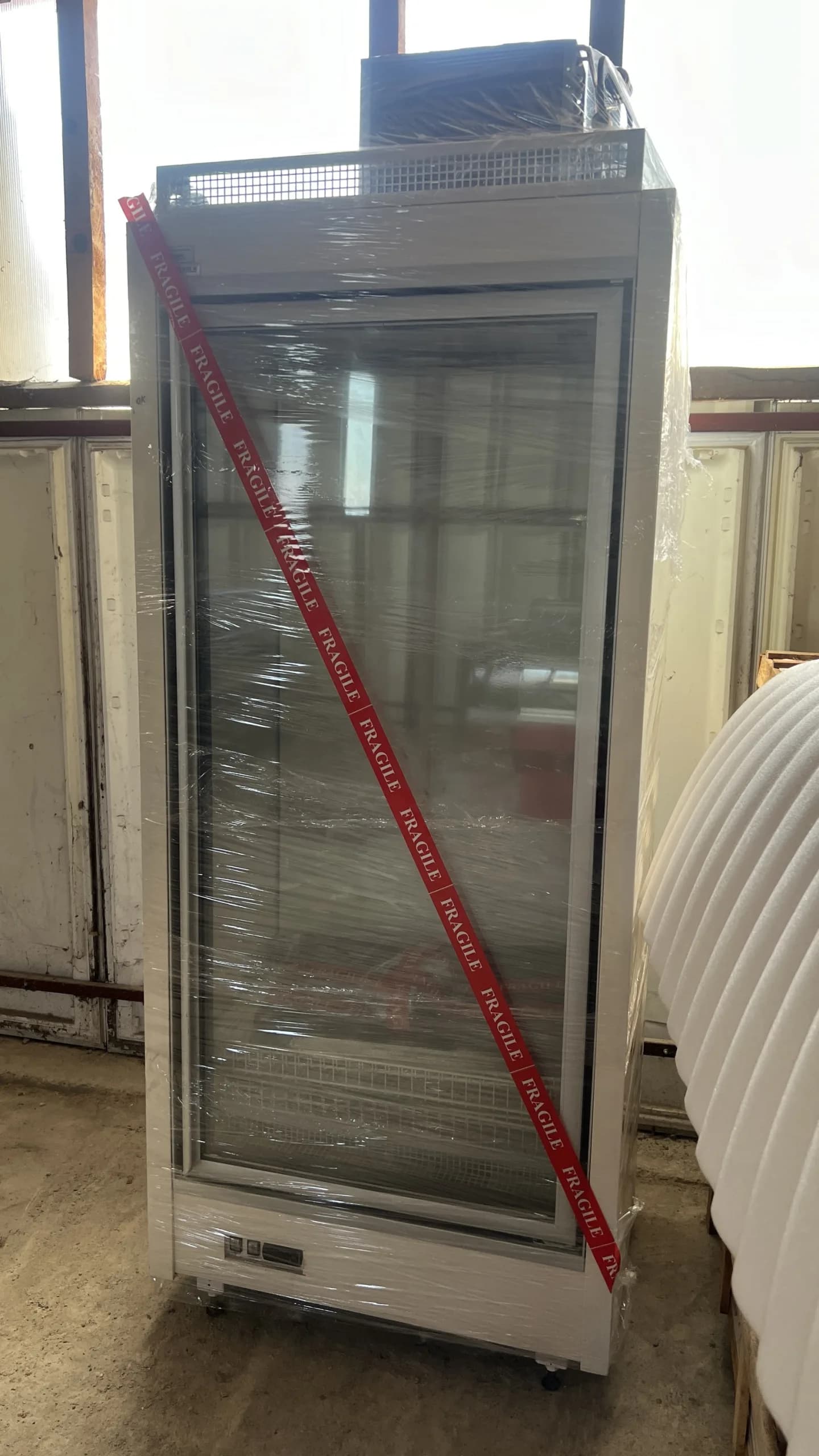 Congelator vertical cu o usa